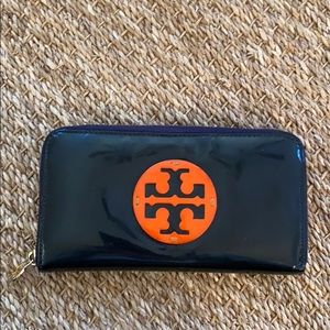 Tory Burch zippered wallet